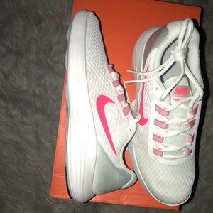 Brand new Women Nike LunarConverge